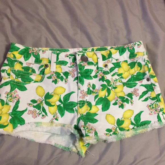 Victoria's Secret Pants - Victoria’s Secret lemon shorts size 0 Victoria's Secret Pants - Victoria’s Secret lemon shorts size 0